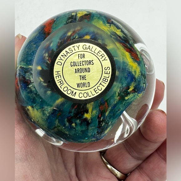 DYNASTY GALLERY Egg Shaped Paperweight Aliens Of The Universe Bubbles 4 Inches - Picture 5 of 5